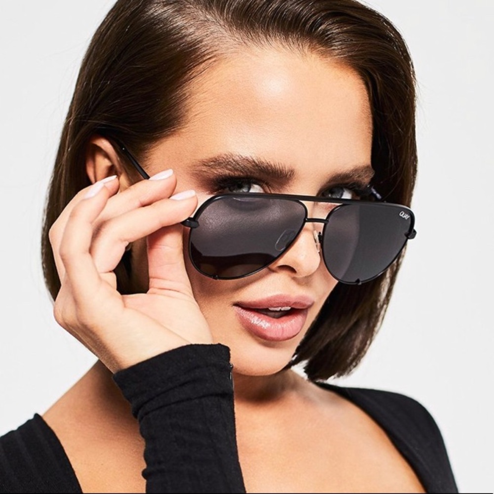 QUAY Black Aviators